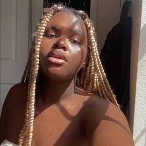 Meet your Posher, Nelly